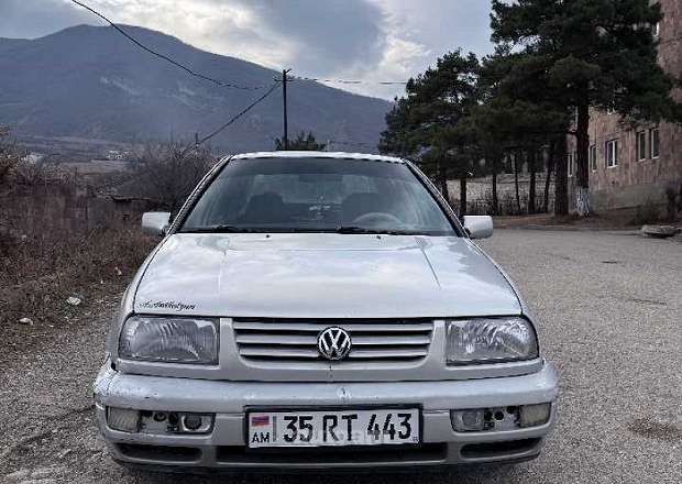 Volkswagen Vento 1996 — լուսանկար 5