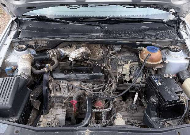 Volkswagen Vento 1996 — լուսանկար 11