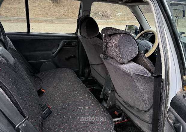 Volkswagen Vento 1996 — լուսանկար 14
