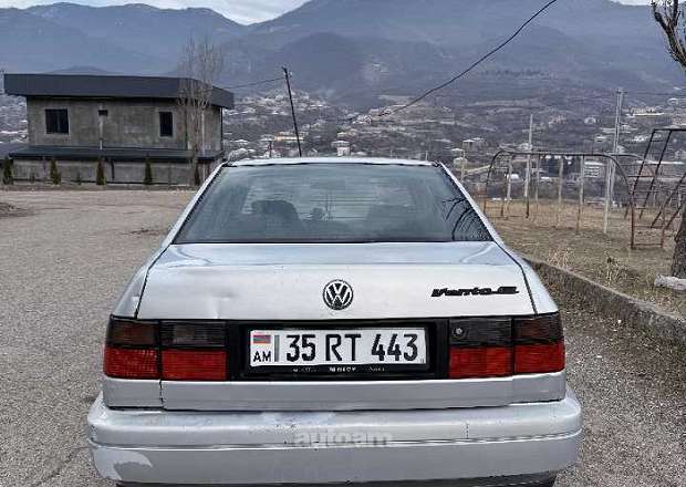 Volkswagen Vento 1996 — լուսանկար 1