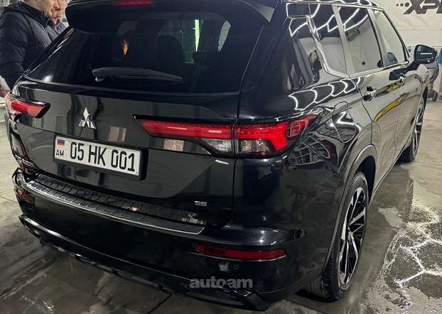 Mitsubishi Outlander 2021 — լուսանկար 2