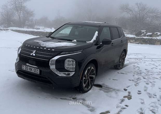Mitsubishi Outlander 2021 — լուսանկար 8