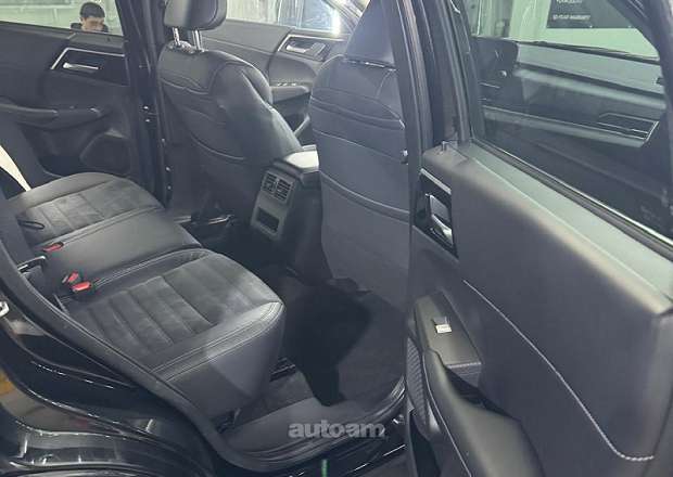 Mitsubishi Outlander 2021 — լուսանկար 4