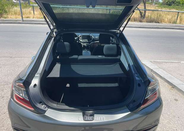 Chevrolet Volt 2016 — photo 14