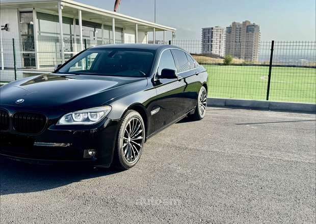 BMW 740 2011 — լուսանկար 3