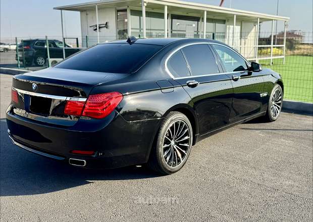 BMW 740 2011 — լուսանկար 6