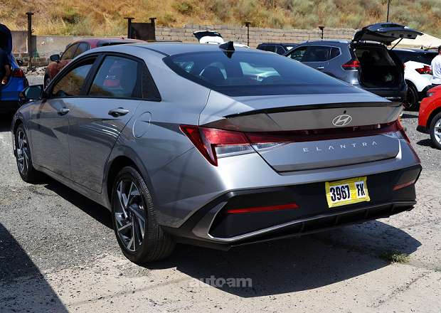 Hyundai Elantra 2024 — լուսանկար 15