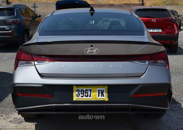 Hyundai Elantra 2024 — լուսանկար 14