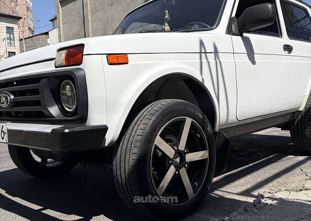 VAZ (Lada) 2121 NIVA (4x4)