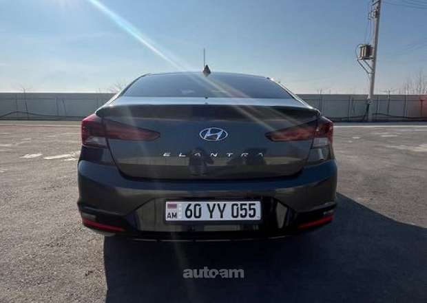 Hyundai Elantra 2019 — photo 4
