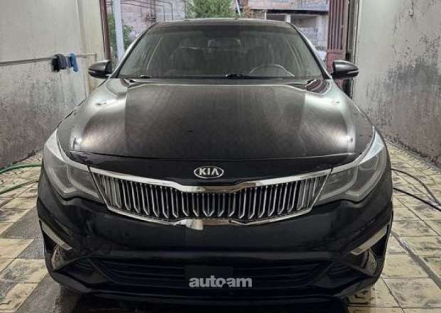 Kia Optima 2017 — լուսանկար 1