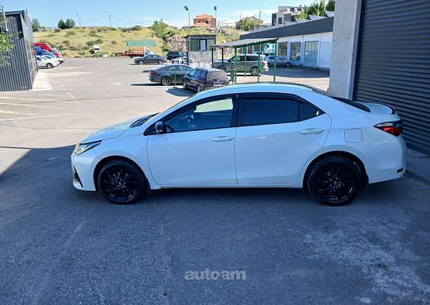Toyota Corolla 2017 — фото 12