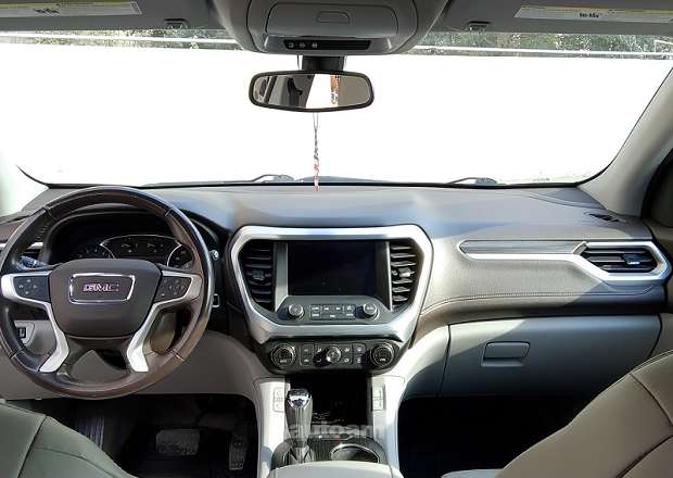 GMC Acadia 2017 — photo 8