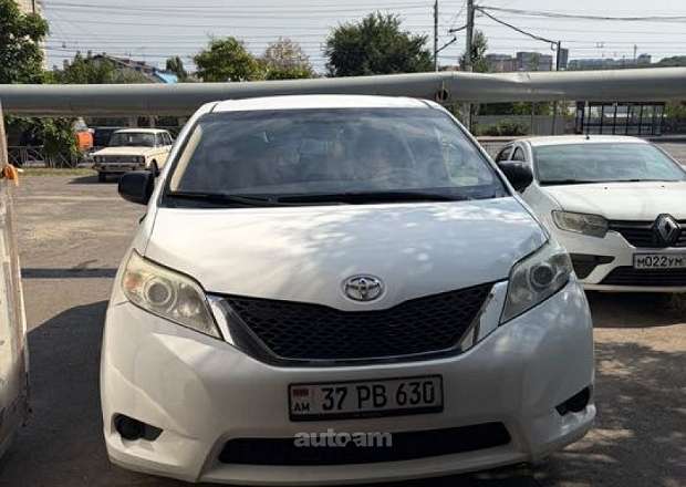 Toyota Sienna 2010 — լուսանկար 4