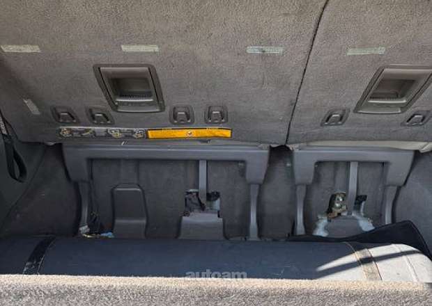Toyota Sienna 2010 — լուսանկար 11