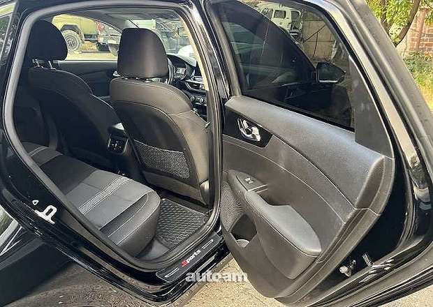 Kia Forte 2023 — լուսանկար 10