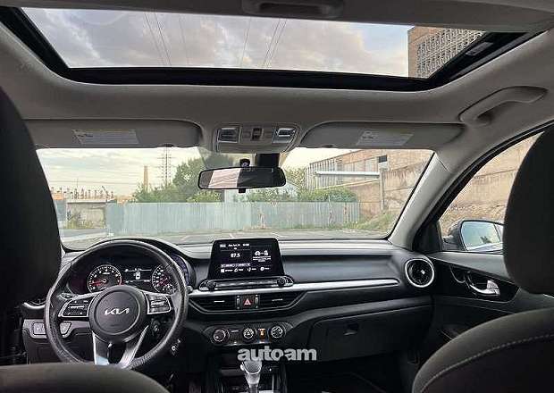 Kia Forte 2023 — լուսանկար 11