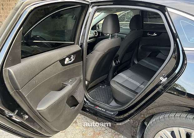 Kia Forte 2023 — լուսանկար 8