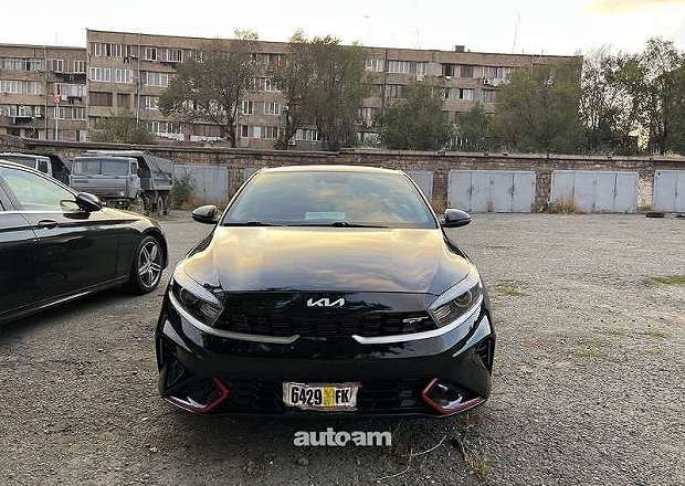 Kia Forte 2023 — լուսանկար 1