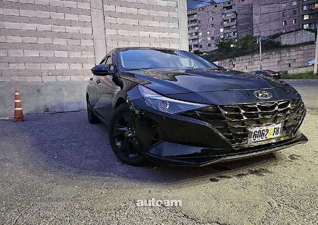 Hyundai Elantra 2023 — լուսանկար 1