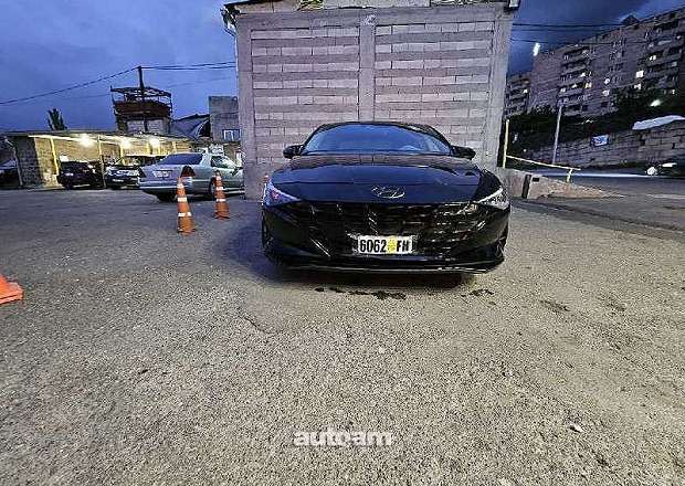 Hyundai Elantra 2023 — լուսանկար 2