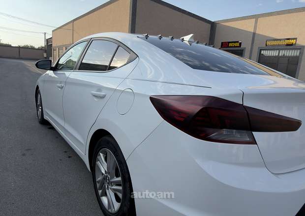 Hyundai Elantra 2020 — լուսանկար 8