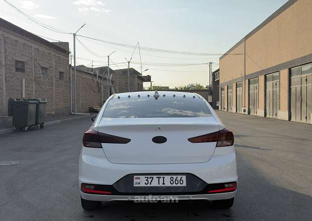Hyundai Elantra 2020 — լուսանկար 4