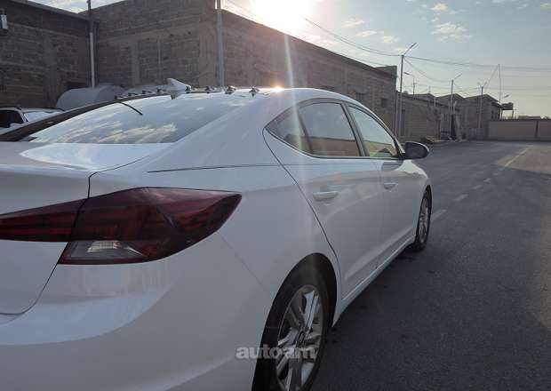 Hyundai Elantra 2020 — լուսանկար 7