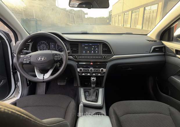 Hyundai Elantra 2020 — լուսանկար 10