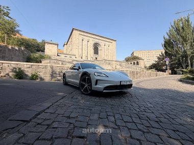 Porsche Taycan  2025 