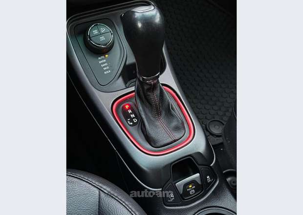 Jeep Compass 2020 — լուսանկար 12