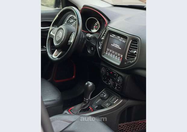 Jeep Compass 2020 — լուսանկար 11