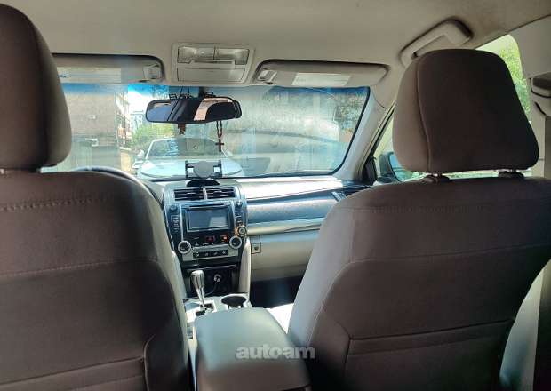 Toyota Camry 2012 — photo 8