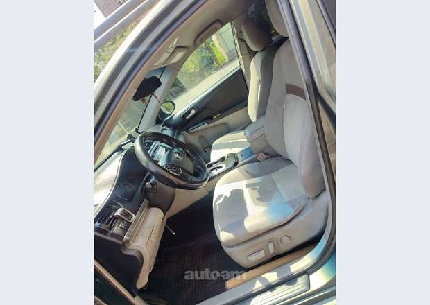 Toyota Camry 2012 — photo 3
