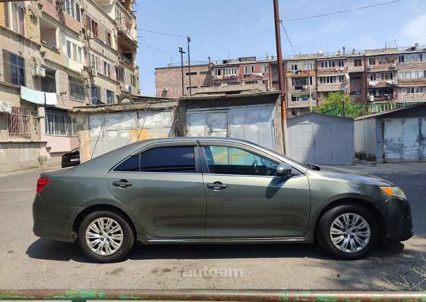 Toyota Camry 2012 — photo 7