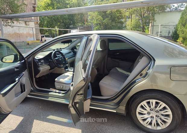 Toyota Camry 2012 — photo 6