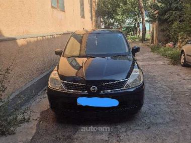Nissan Tiida  2005 