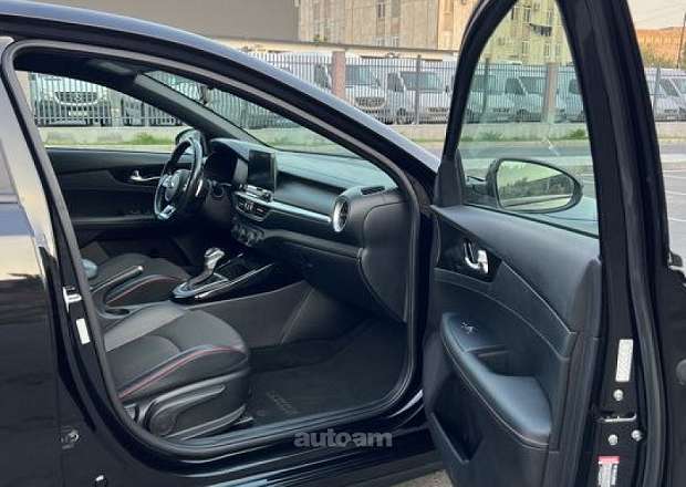 Kia Forte 2021 — լուսանկար 13