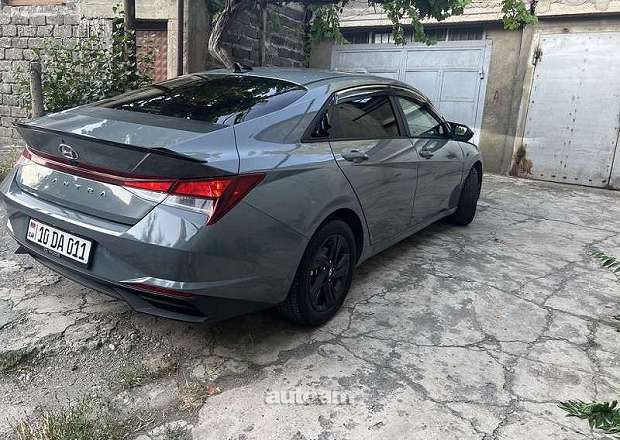 Hyundai Elantra 2022 — լուսանկար 2