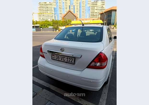 Nissan Versa