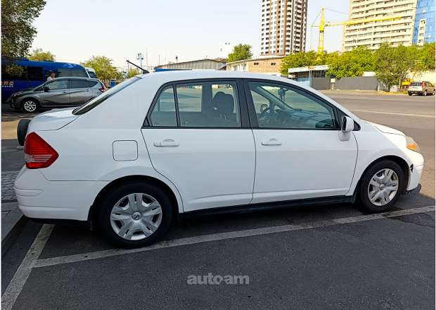 Nissan Versa