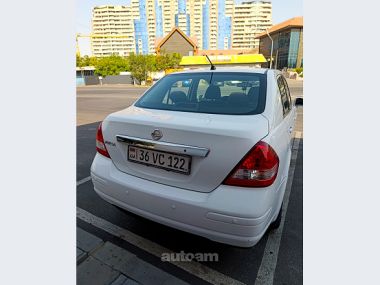 Nissan Versa  2010 