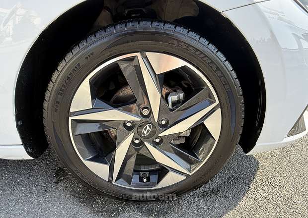 Hyundai Elantra 2023 — photo 6
