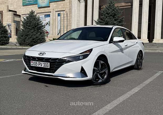 Hyundai Elantra 2023 — photo 1