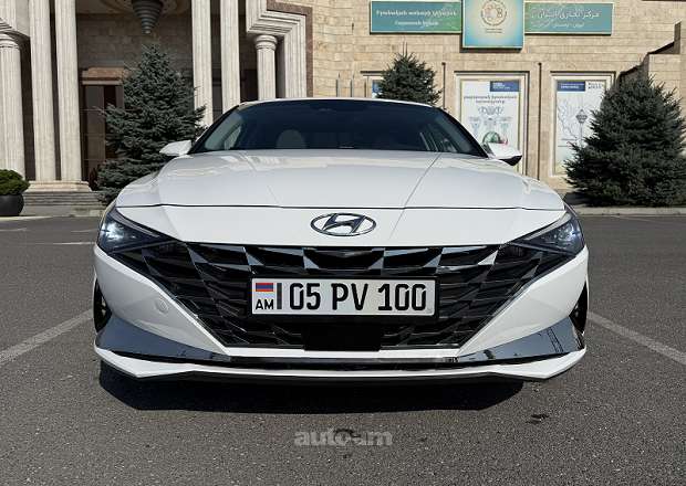 Hyundai Elantra 2023 — photo 14
