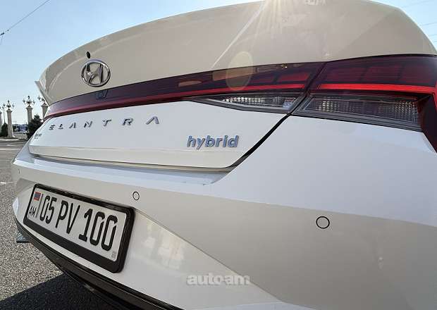 Hyundai Elantra 2023 — photo 7