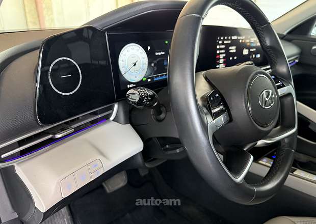 Hyundai Elantra 2023 — photo 11