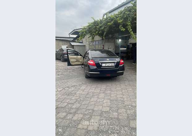 Nissan Teana
