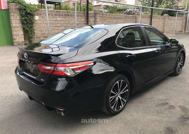 Toyota Camry 2018 — լուսանկար 6