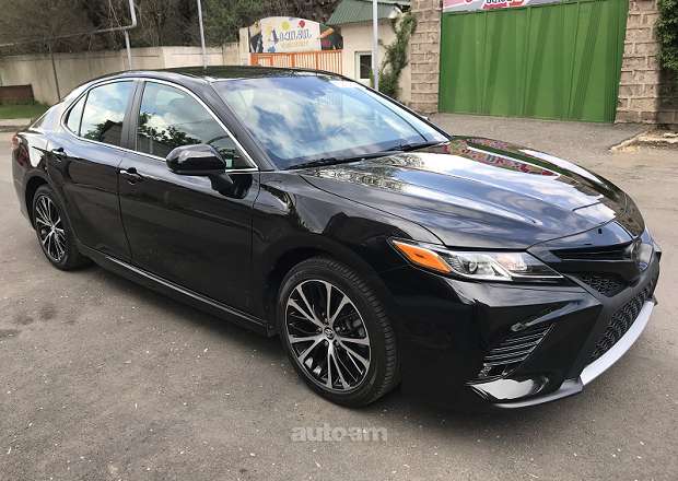 Toyota Camry 2018 — լուսանկար 12